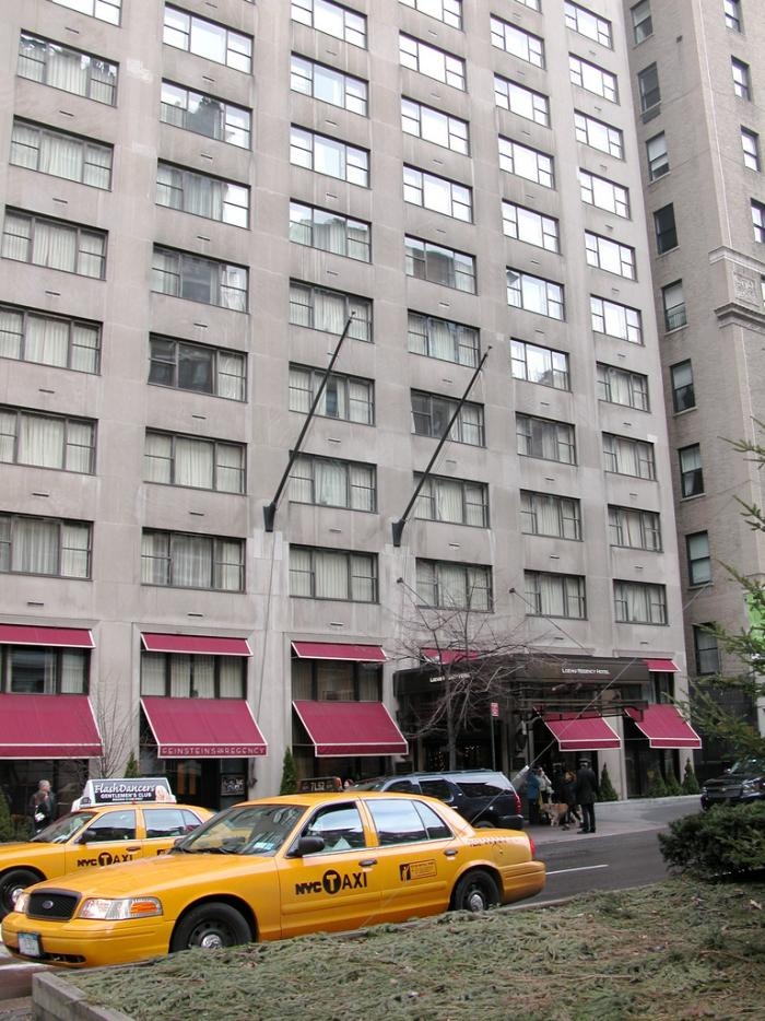 Loews Regency 4*