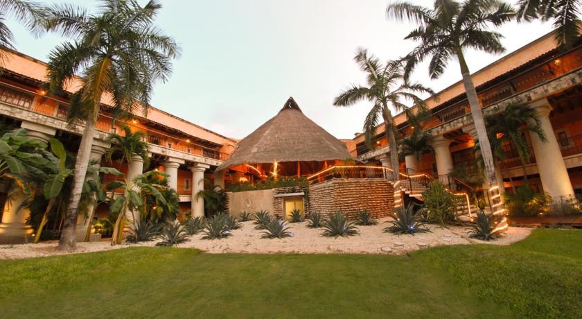Eurostars Hacienda Vista Real 5*