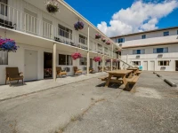 Sunnycrest Motel 
