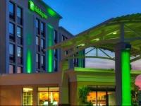 Holiday Inn Winnipeg Airport - Polo Park 3*