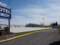 Motel R-100 