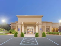 Hampton Inn Auburn 3*