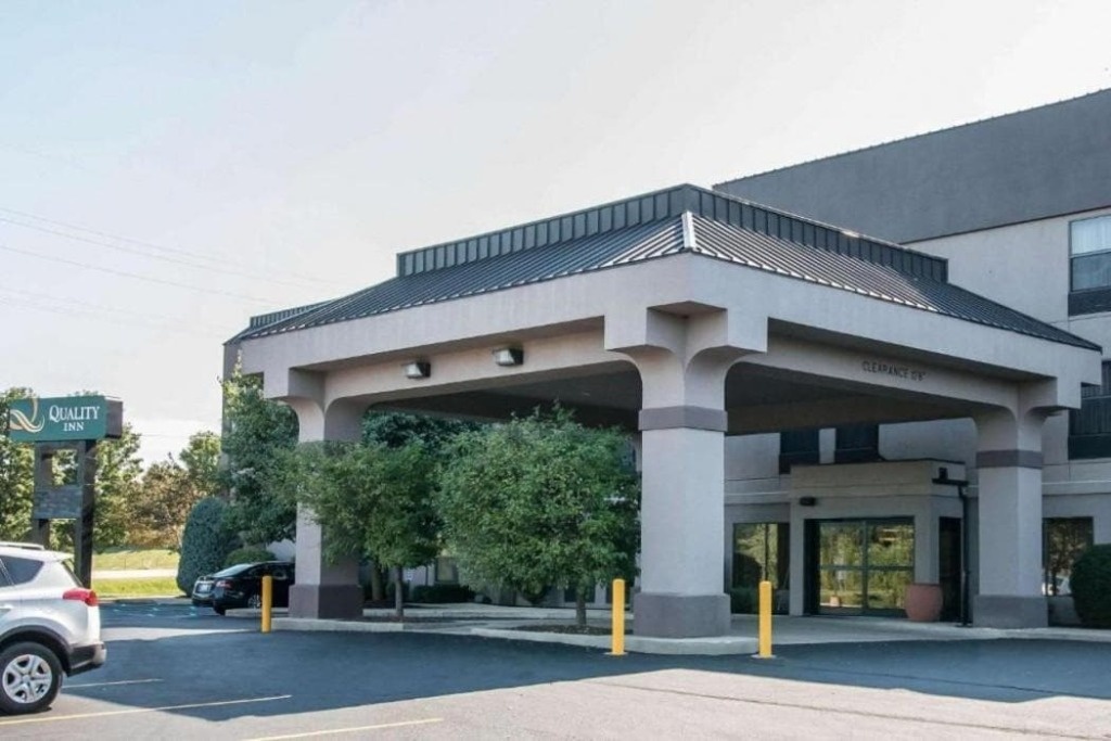 Hampton Inn Fremont 3*