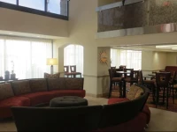 La Quinta Inn & Suites Dallas I-35 Walnut Hill Lane 2*