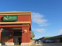 Quality Inn & Suites El Paso 2*