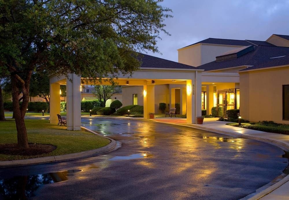 Courtyard San Antonio Medical Center 3*