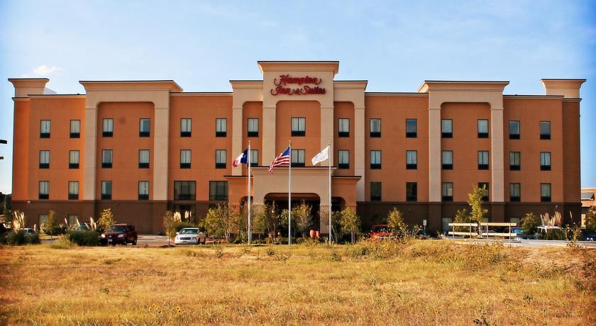 Hampton Inn & Suites Buda 3*