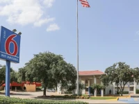 Motel 6 Dallas - Addison 1*