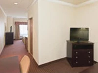 Holiday Inn Express Hotel & Suites Plainview 2*