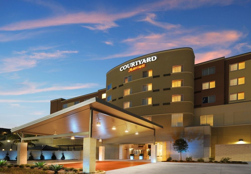 Courtyard Houston Pearland 3*