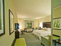 Hampton Inn & Suites Denison 3*