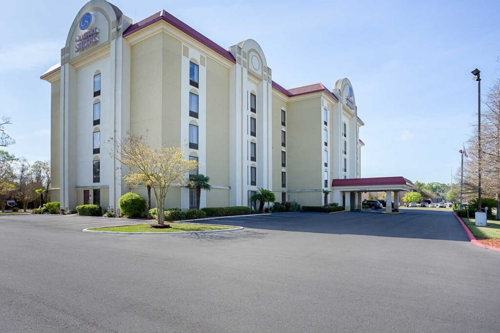 Comfort Suites University 2*