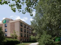 Holiday Inn Express Hotel & Suites Fort Collins 2*