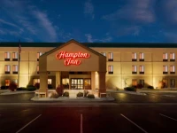 Hampton Inn Longmont 3*