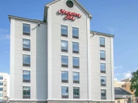 Hampton Inn Biloxi 2*