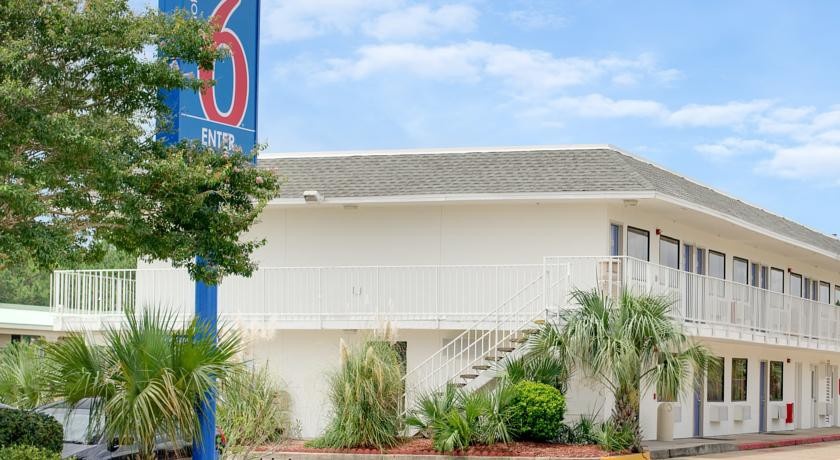 Motel 6 Gulfport 2*