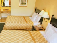 Rodeway Inn near Florida Mall 2*