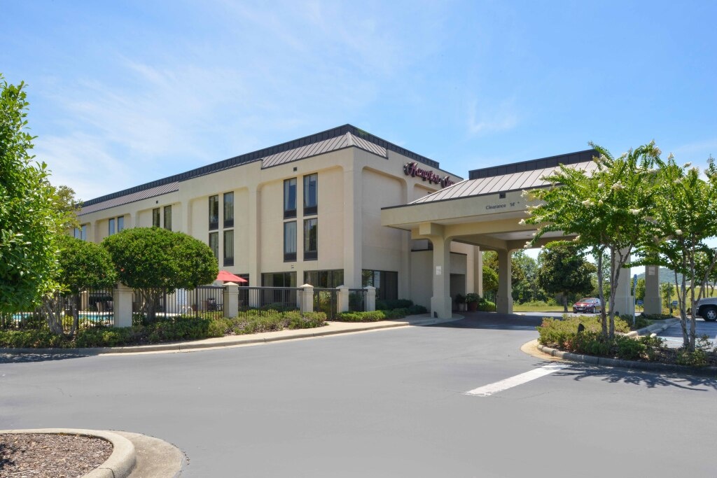 Hampton Inn Siloam Springs 3*