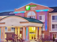 Holiday Inn Express Hotel & Suites Ames 2*