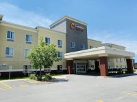 Comfort Suites Coralville 2*