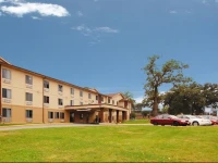 Econo Lodge Inn & Suites Des Moines 2*