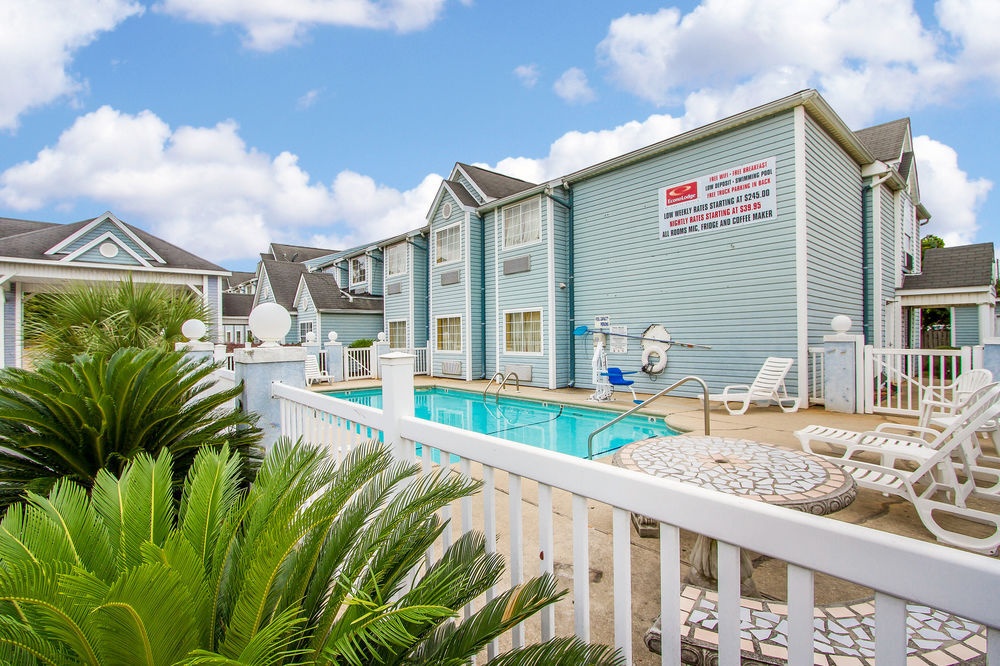 Econo Lodge Tillmans Corner 1*