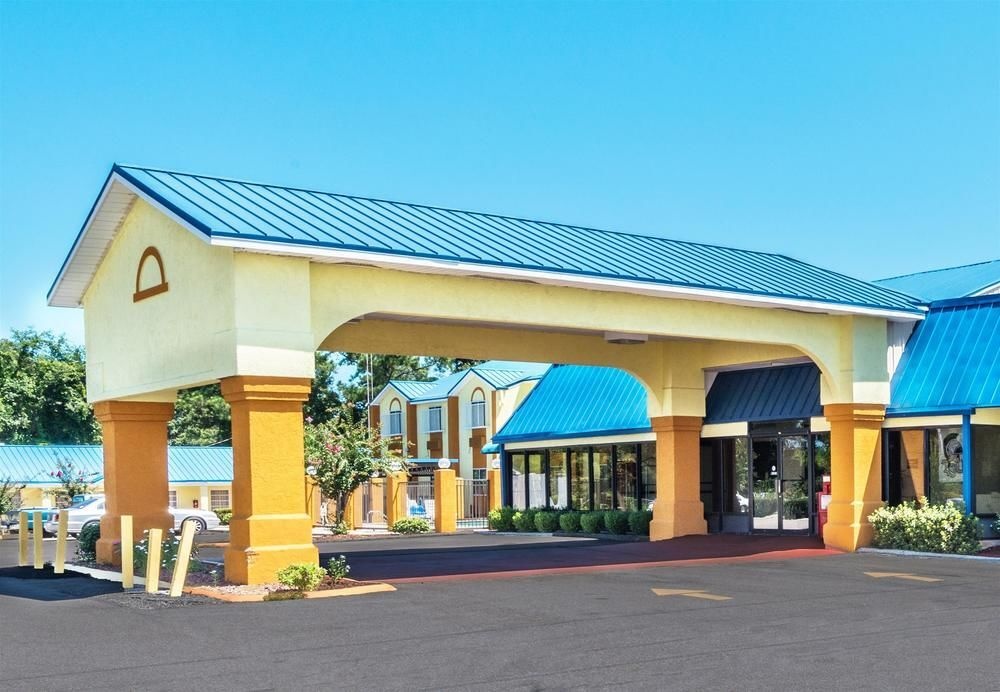 Days Inn Troy 2*