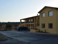 Days Inn Athens College 2*