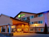 Holiday Inn Express Hotel & Suites Everett 2*