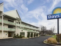 Days Inn Harrisburg North 3*