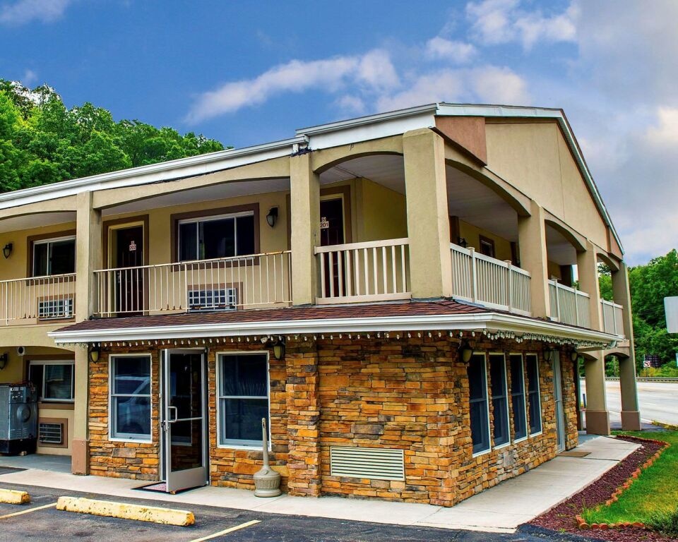 Econo Lodge 1*