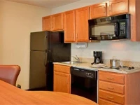 Candlewood Suites Kansas City Airport 1*