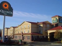 La Quinta Inn & Suites Kansas City Airport 2*