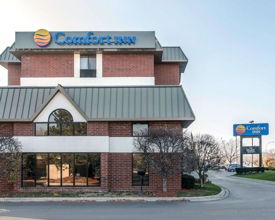 Comfort Inn Near Greenfield Village 3*