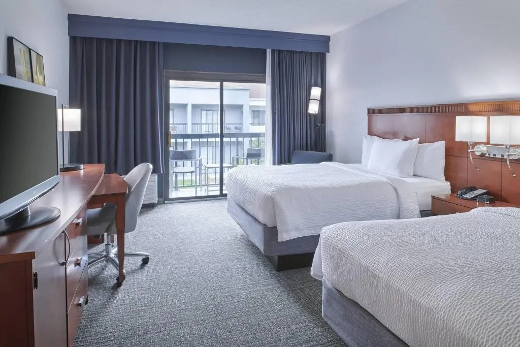 Courtyard Detroit Troy 3*
