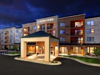 Courtyard Beckley 3*