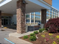 Holiday Inn Express Charleston-Civic Center 2*