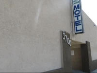 Golden West Manor Motel 