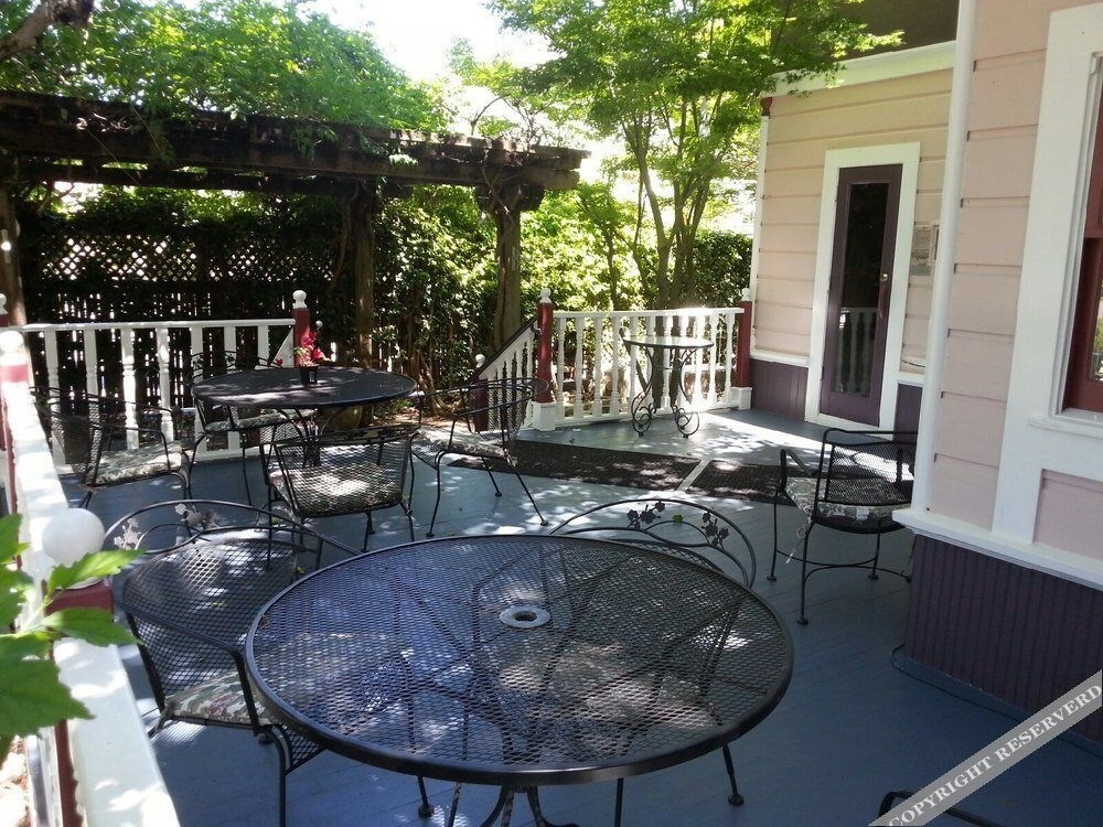 Hennessey House 
