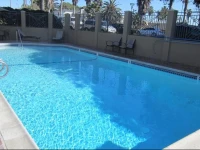 Pacific Shores Inn 2*