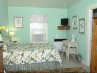 Secret Garden Inn & Cottages 