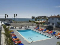 Beach Street Inn And Suites 