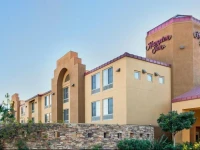 Hampton Inn San Marcos 1*