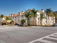 Best Western Media Center Inn & Suites 3*