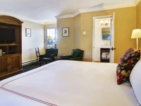 Candle Light Inn 3*