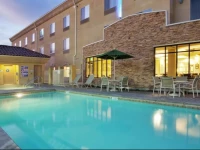 Holiday Inn Express Hotel & Suites Merced 2*