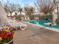 Best Western Luxury Inn 2*