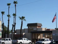 Royal Plaza Inn 2*