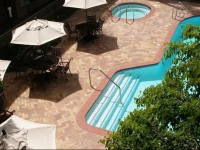 Holiday Inn Express Simi Valley 2*