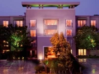 Amarano Burbank 4*